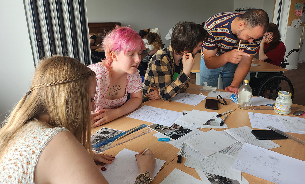 2026-09-08_Workshop Matěj Kolář_Foto_Deutsches Kulturforum östliches Europa_quer Graphic-Novel-Workshop. Heimaten - Erzähl deine Geschichte