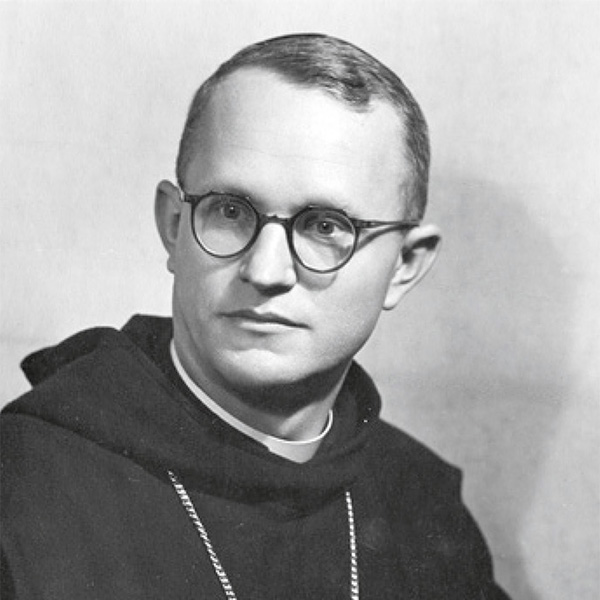 Schwarzweiß-Foto eines Mannes mit Brille
